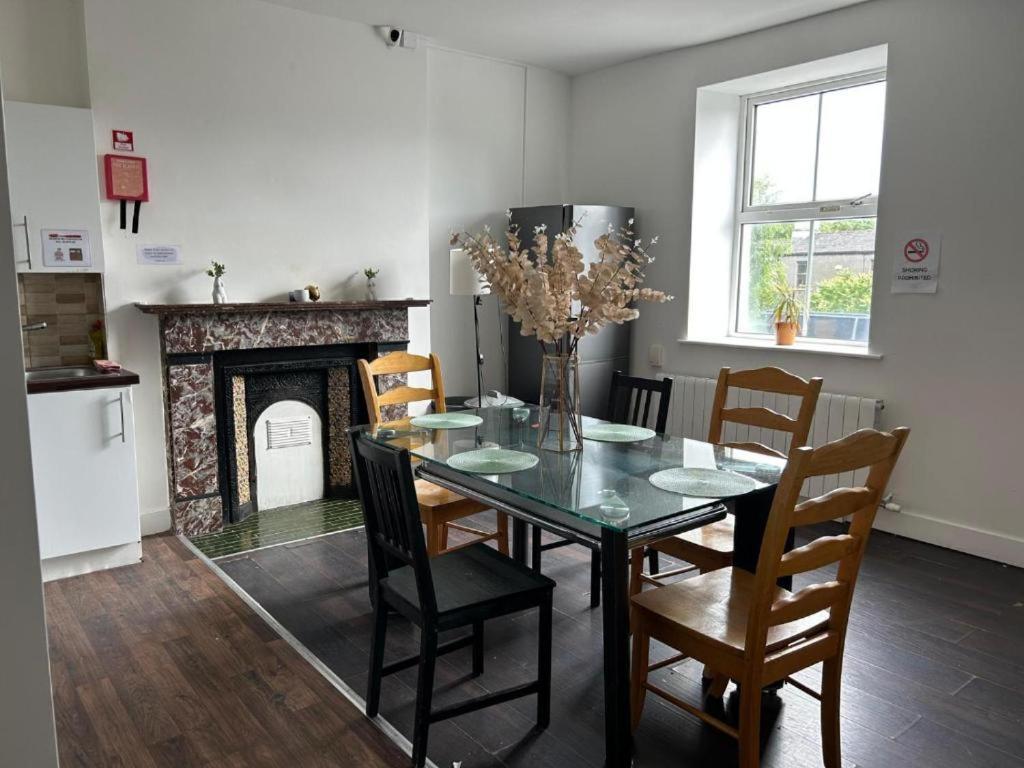 Sarsfield Hostel Dublin Bagian luar foto